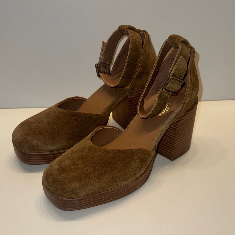 Seychelles Brown Suede Block Heels